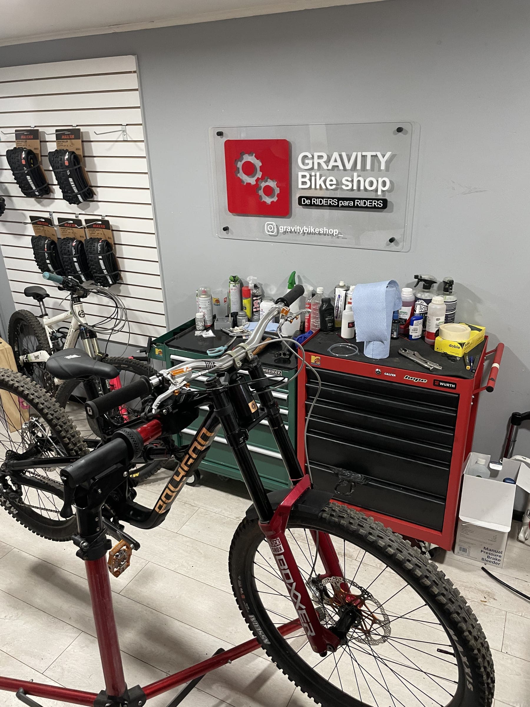 Taller y tienda Gravity Bike Shop